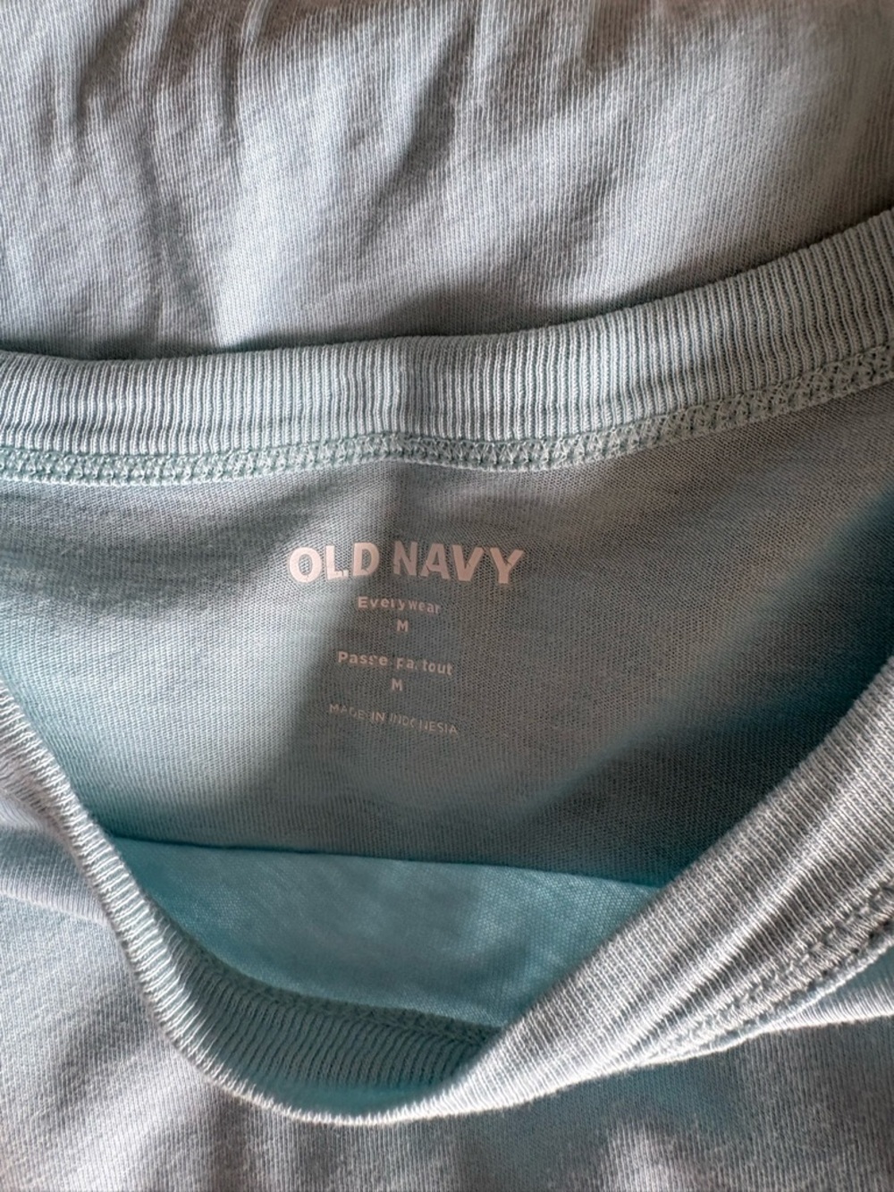 Old Navy Women’s Oversized Tee size M - Picture 3 of 3